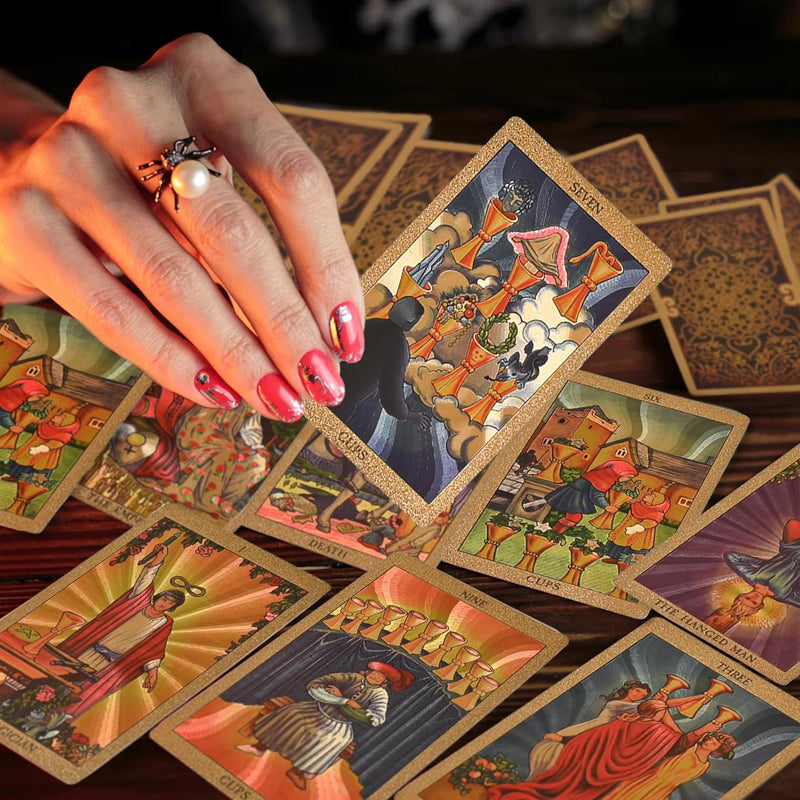 Feuilles d'or du monde mystérieux du tarot