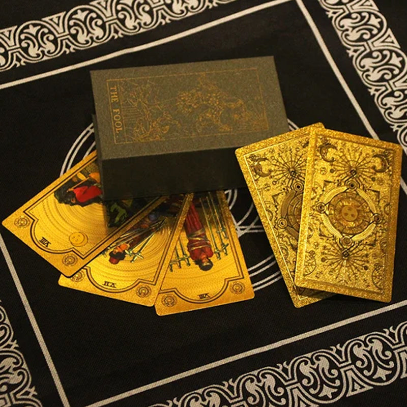 Feuilles d'or du monde mystérieux du tarot