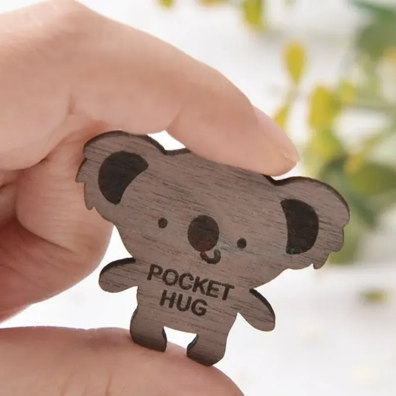 Jeton de poche en bois Hug